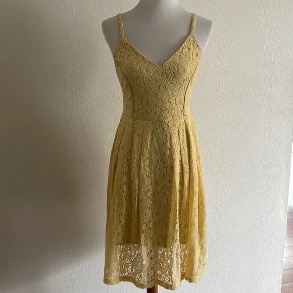 Women yellow lace dress Women yellow lace dress